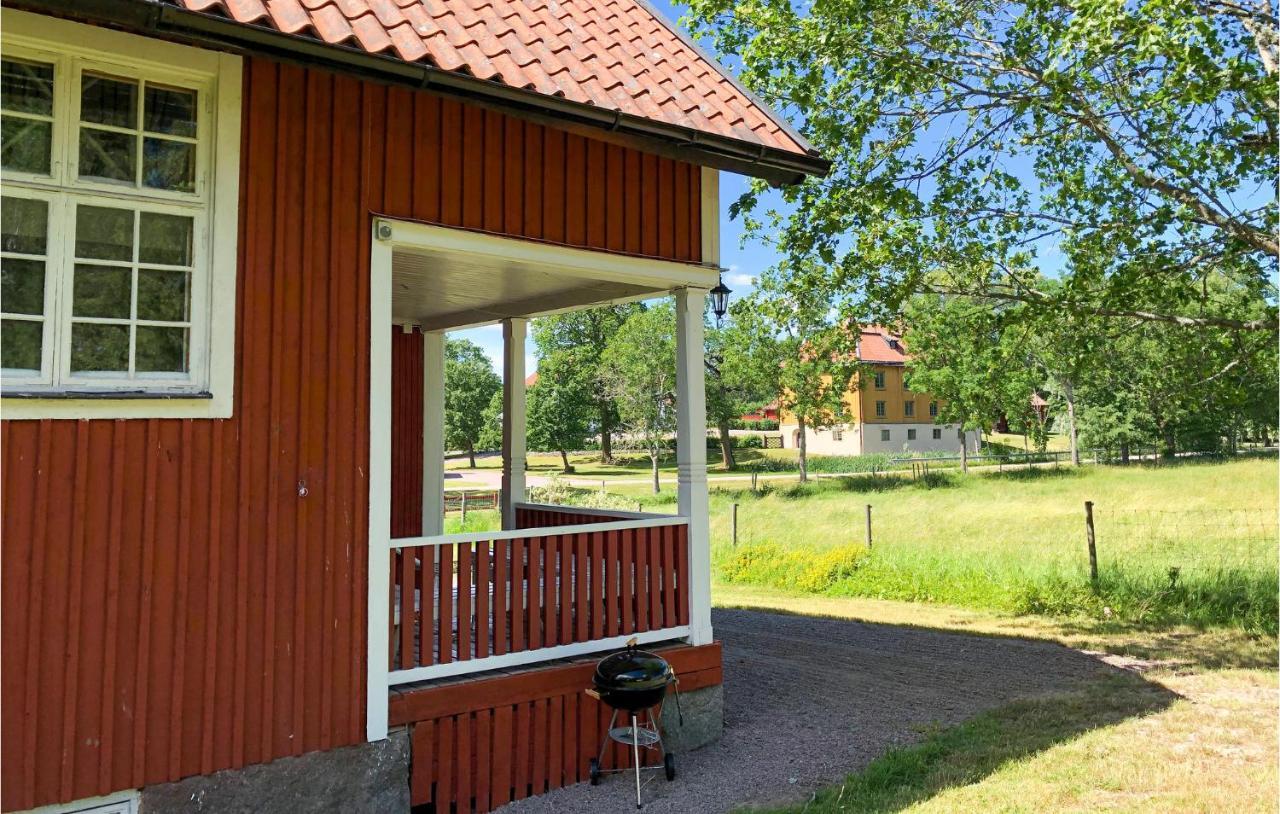 Nice Home In Mantorp With Kitchen المظهر الخارجي الصورة